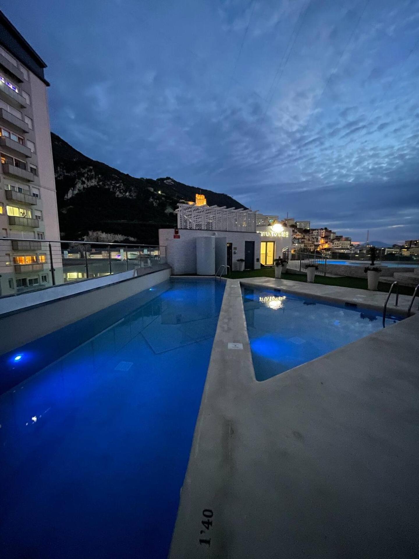 Urban Oasis At Luxurious Ocean Village Gibraltar Exterior foto