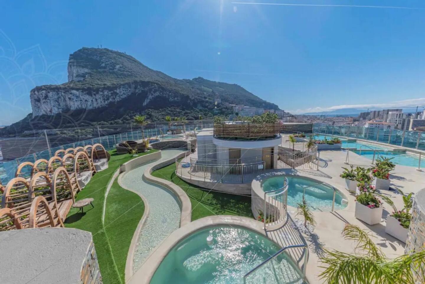 Urban Oasis At Luxurious Ocean Village Gibraltar Exterior foto